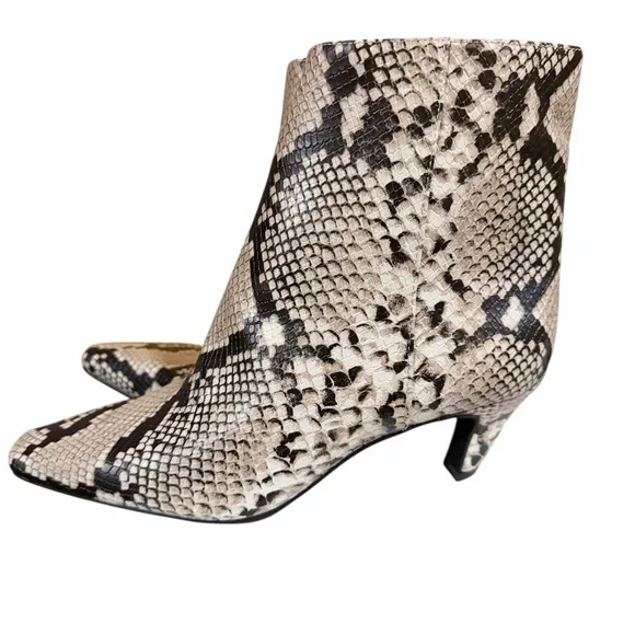 🌼🌟NWOT INC INTERNATIONAL CONCEPT Snakeskin Ankle Boots. 1” heel - Picture 2 of 10